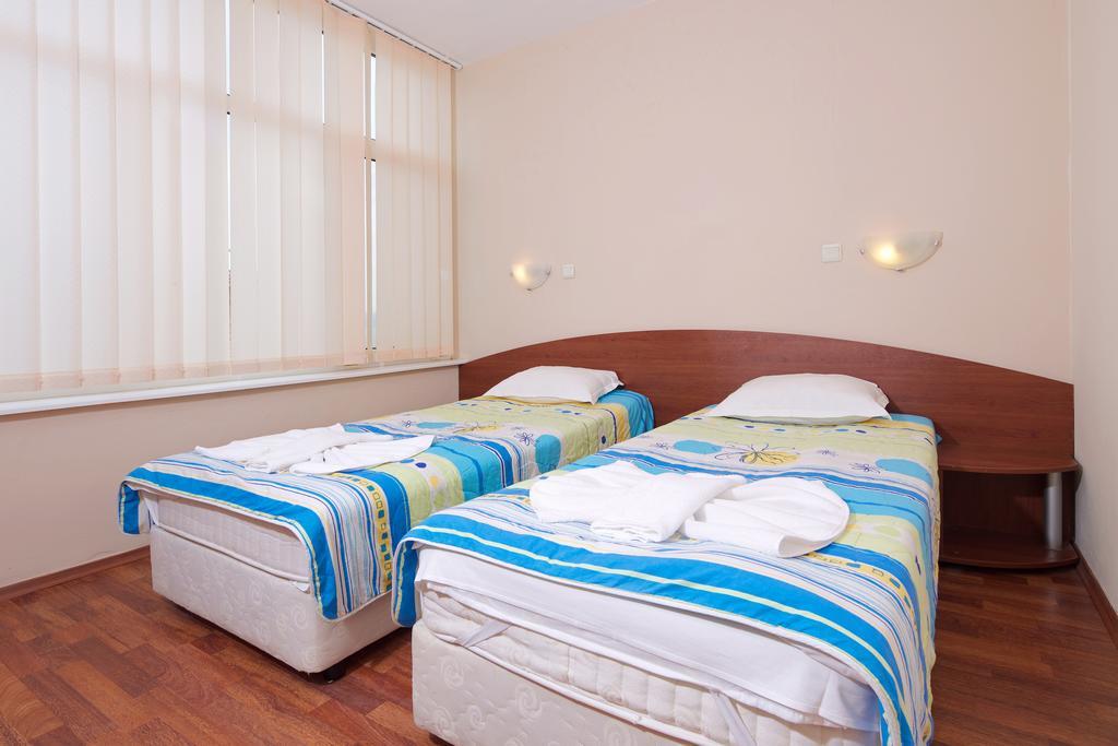 Red House Guest House Nesebar Room photo